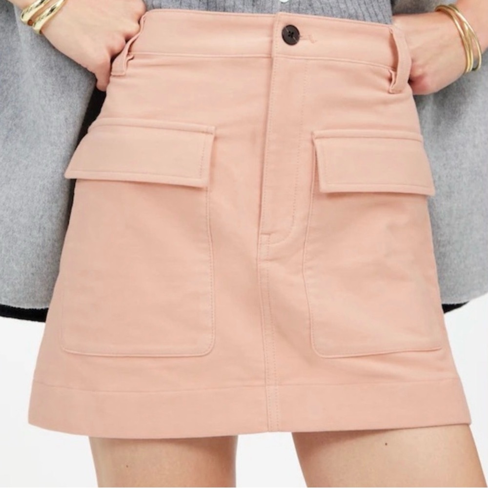 NWT- Madewell- women’s pink mini utility skirt, with pockets. Size 6